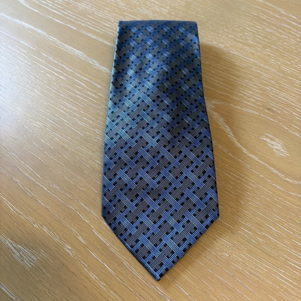 Kenneth Cole New‎ York Mens Blue Black Woven Geometric Silk Necktie Handmade